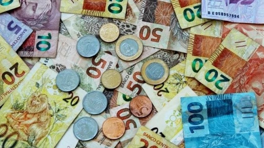 Por que você não deve deixar o seu dinheiro na Caderneta de Poupança?